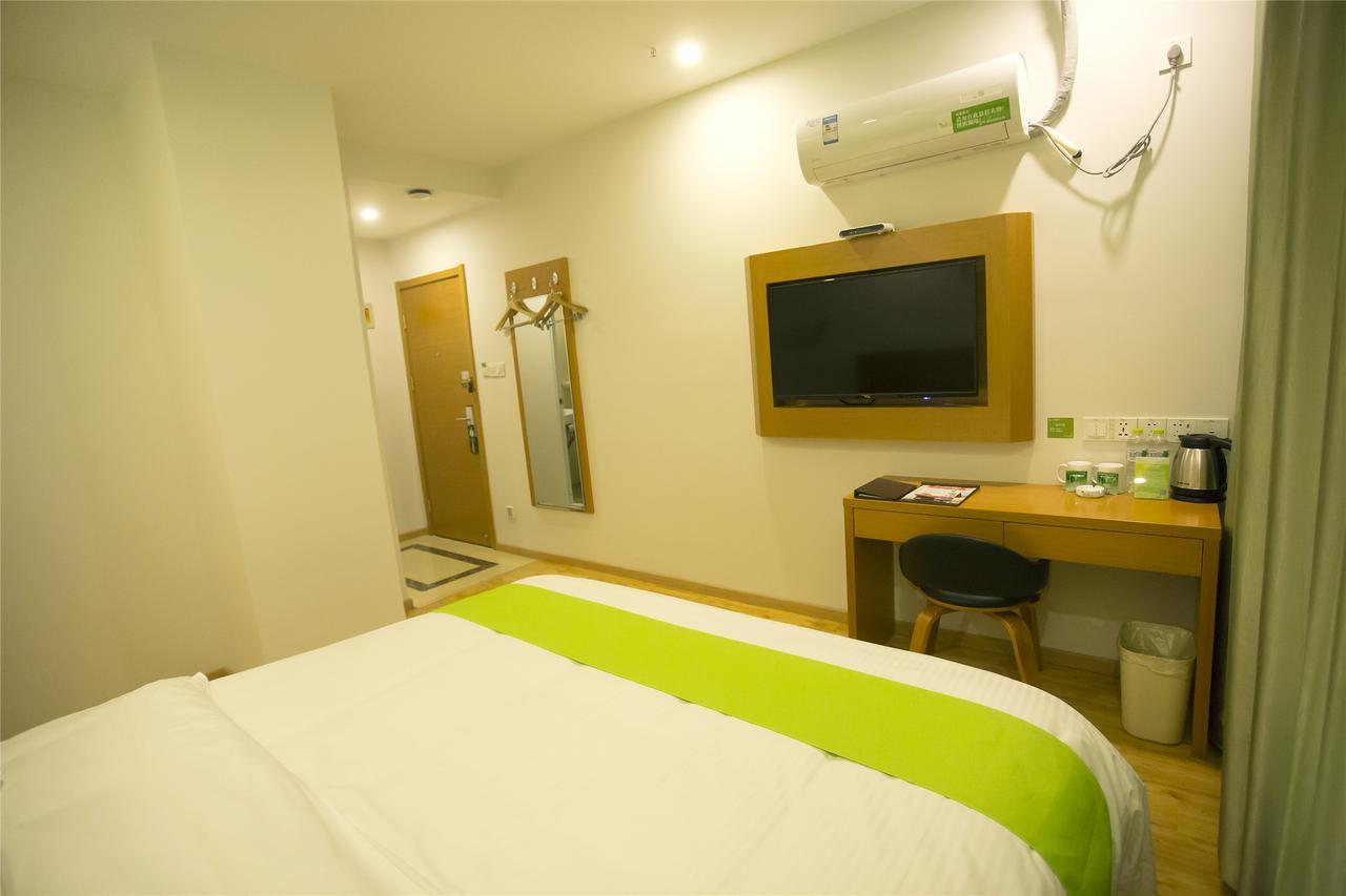 Vatica Shanghai Pudong Airport Town Renmintang Road Hotel 외부 사진